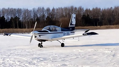 Жителя Пинского района оштрафовали за нарушение правил полетов. Самолет сел на лед среди рыбаков