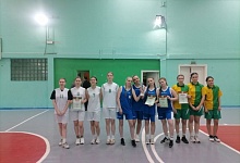 Лучше всех играют в баскетбол девушки из Микашевичей! 