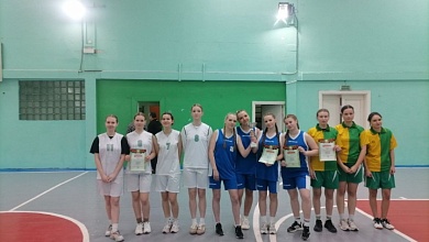 Лучше всех играют в баскетбол девушки из Микашевичей! 