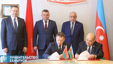 МАЗ поставит 100 машинокомплектов для производства коммунальной техники в Азербайджан 