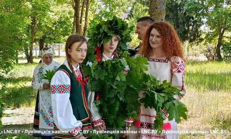 Толькі паслухайце! Ваджэнне Кусты на другі дзень Тройцы ў Лунінецкім раёне