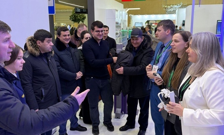 VR-технологии: делегация из Таджикистана «побывала» в гранитном карьере «Микашевичи»