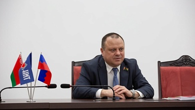 Сенатор Эдуард Гаврилкович встречается с трудовыми коллективами района