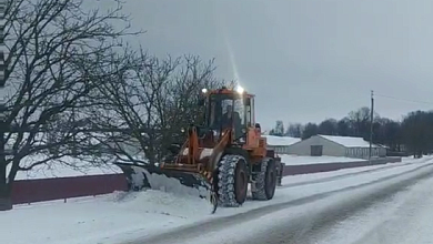 Снегопад! Расчистка дорог продолжается в Лунинецком районе