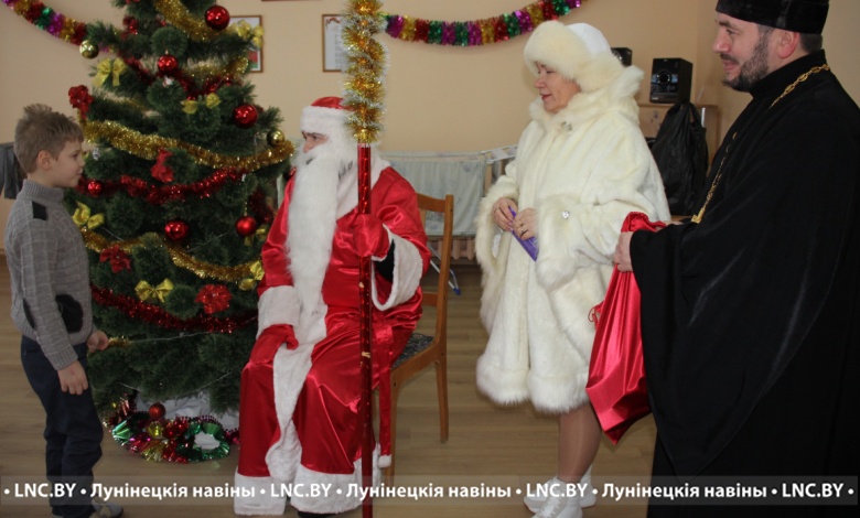 Радость дарят детям в Лунинецком районе накануне Рождества Христова 