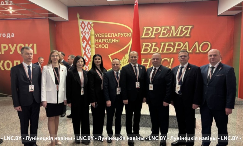 За несколько минут до начала заседания ВНС 