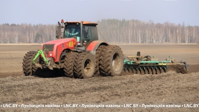 Сельхозпредприятия Лунинецкого района продолжают сев ранних яровых культур