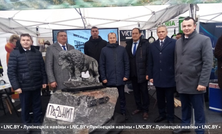 Фотофакт: руководство Лунинецкого района вместе с гостями из Пензенской области России в Бресте