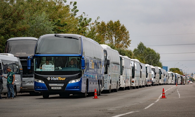 На границе с Польшей приостановили пропуск автобусов. В чем причина?  