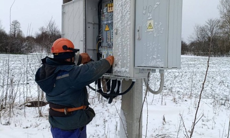 Более 50 бригад энергетиков восстанавливали электроснабжение в Брестской области