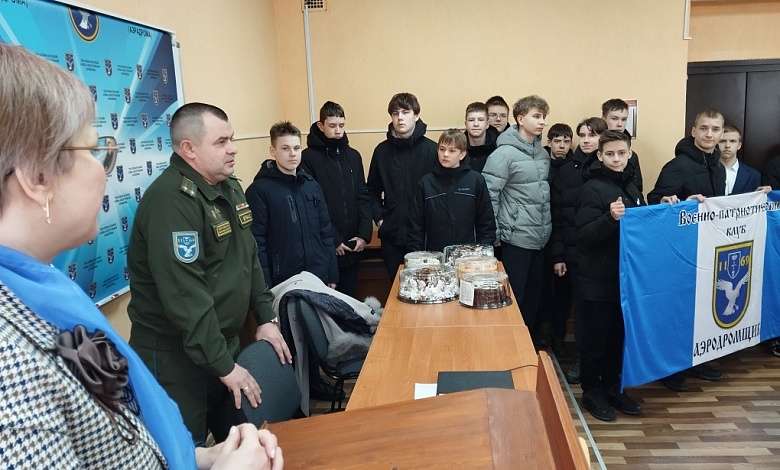 Военные принимают поздравления в Лунинецком районе