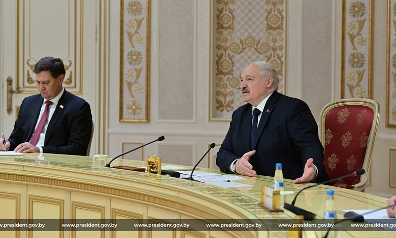 Лукашенко: Литовцы визжат, верещат сейчас: откройте границу! Мы её не закрывали!