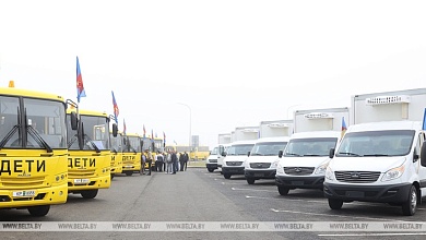 Школьные автобусы и авторефрижераторы закупили в Брестской области