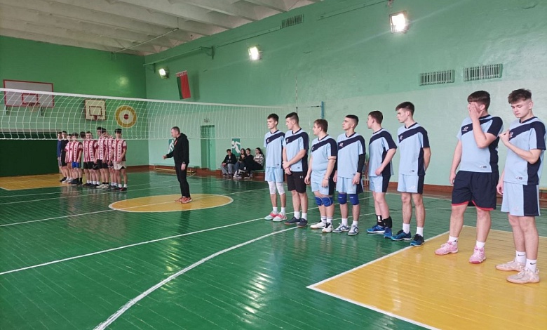 Разыграны путевки в финал первенства Лунинецкого района по волейболу