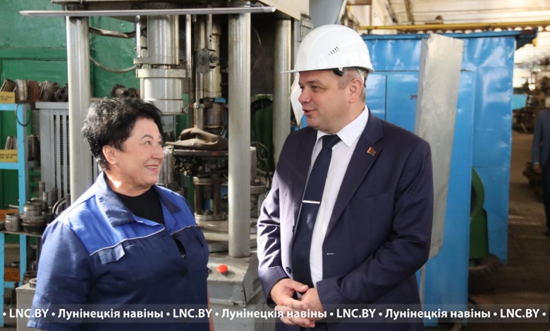 Министр промышленности приехал в Лунинец. В центре внимания — "Полесьеэлектромаш"
