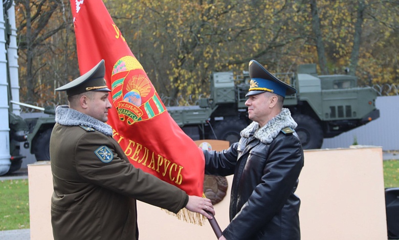 В Лунинецком районе стражам неба вручили Боевое Знамя (видео)