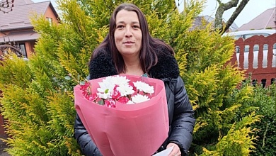 Поздравления с юбилеем принимает Татьяна Носкович, работница Лунинецкого лесхоза