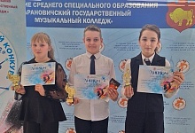 На гитарах и цимбалах зажигали лунинчане в Барановичах