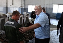 "Готовы ехать и специалисты высокой квалификации". Как Лукашенко сделал агрогородки белорусским ноу-хау