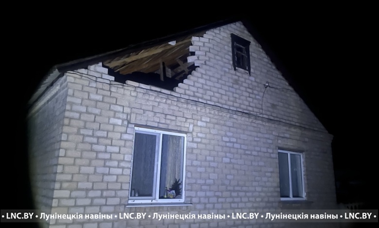 Грозовой фронт: поваленные деревья, поврежденные дома и отключение электричества в Лунинецком районе