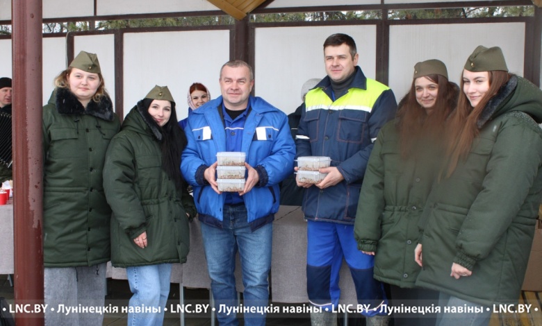 На "Граните" автобусная остановка превратилась в настоящую полевую кухню