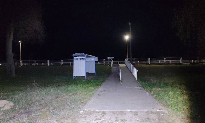 Порезали разбитой бутылкой | Молодежь устроила потасовку в Лунинецком районе