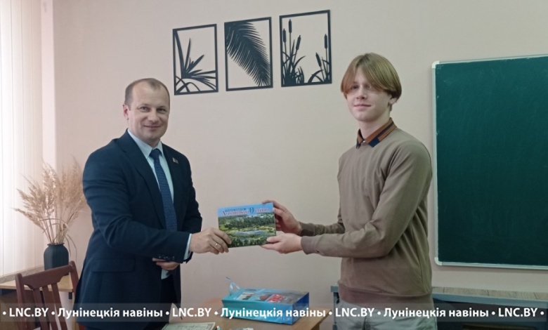 О чем говорили выпускники на встрече с руководителем Лунинецкого района?