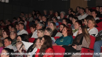 В Микашевичах поздравили горожанок с 8 Марта. Фоторепортаж