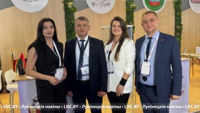 Лунинецкую продукцию оценил и посол Беларуси в Зимбабве