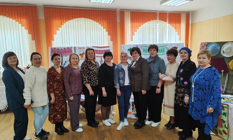 Рукотворная магия: как в Лунинце нить, игла и слово сплели «Сто идей»