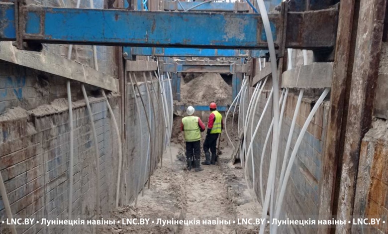 Масштабные работы ведутся по замене коллектора в Лунинце