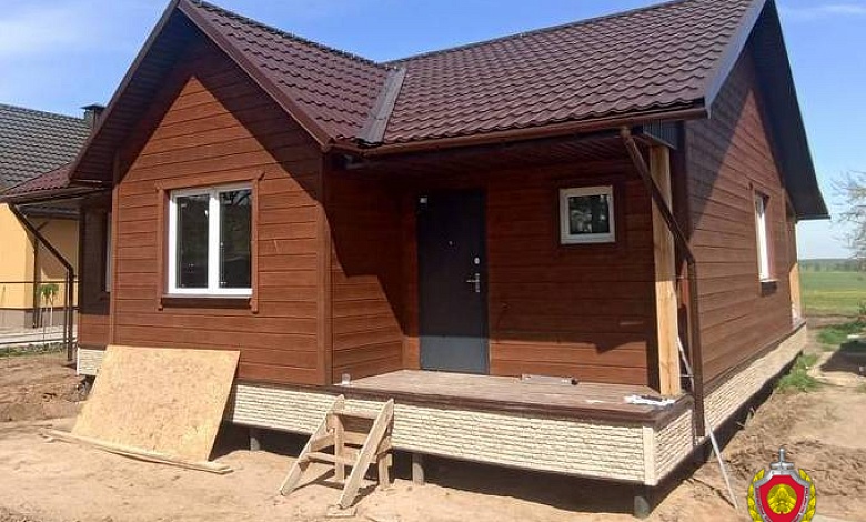 Плохо построили дом! Хозяин заставил строителей переделать на 24 тысячи рублей