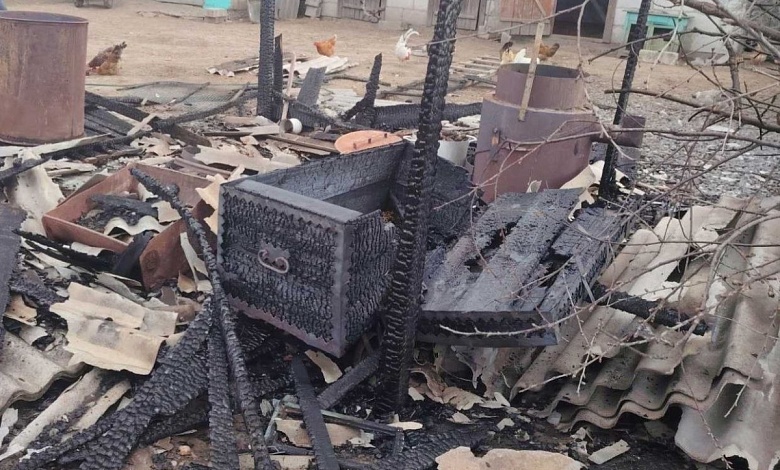 В Лунинецком районе сгорела хозпостройка