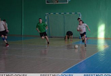 Товарищеский матч по мини-футболу организовали в колледже Лунинца
