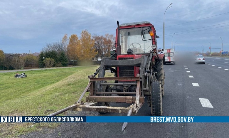 Пьяный тракторист совершил ДТП с мотоциклом. Его водитель погиб  