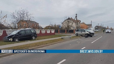 В Столине водители Peugeot и Ford не поделили дорогу