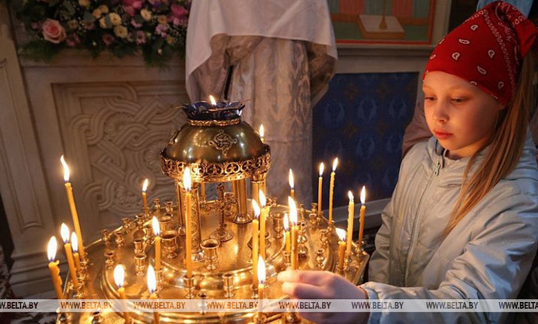 Православные празднуют Благовещение Пресвятой Богородицы