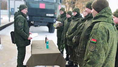 Единый день безопасности военной службы провели в Лунинецком районе
