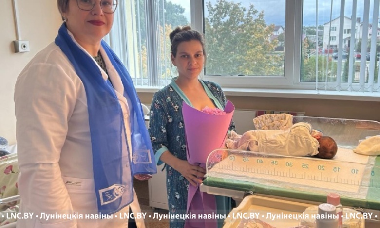 В День Матери в лунинецком роддоме чествовали мамочек