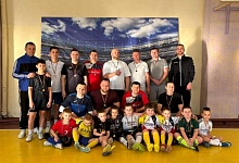 В Лунинце папы и сыновья выясняли, кто в доме футболист 