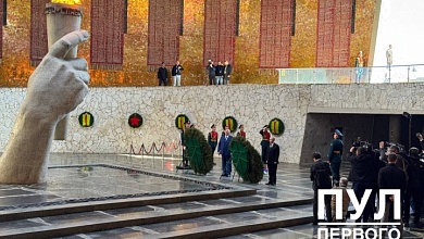 Лукашенко и Путин возложили цветы на Мамаевом кургане