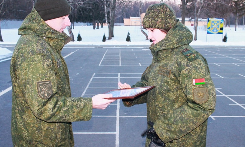 Награды вручили военнослужащим 56 зенитного ракетного полка в Лунинецком районе