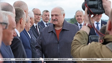 "Специалистов много, пока хромает организация". Лукашенко о кадровом эксперименте среди руководителей областей