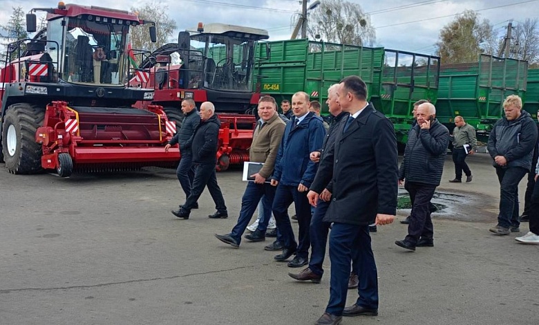 Производство молока и заготовка кормов! Районный выездной семинар-совещание состоялся на базе КСУП "Полесская опытная станция"