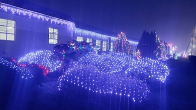 Конкурс на лучшее новогоднее и рождественское оформление продолжается в Лунинецком районе