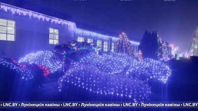 Конкурс на лучшее новогоднее и рождественское оформление продолжается в Лунинецком районе