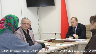 Приём граждан провёл руководитель Лунинецкого района