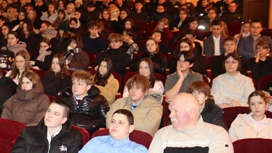 Встречу для старшеклассников провели в Лунинце. О чем говорили?