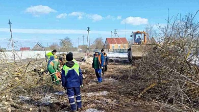 Жыхары вёскі Дрэбск узяліся грамадой за справу і наводзяць парадак на зямлі