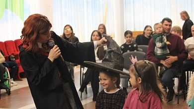 Наши дети! Новогодний утренник устроили во Дворце культуры РУПП «Гранит» в Микашевичах